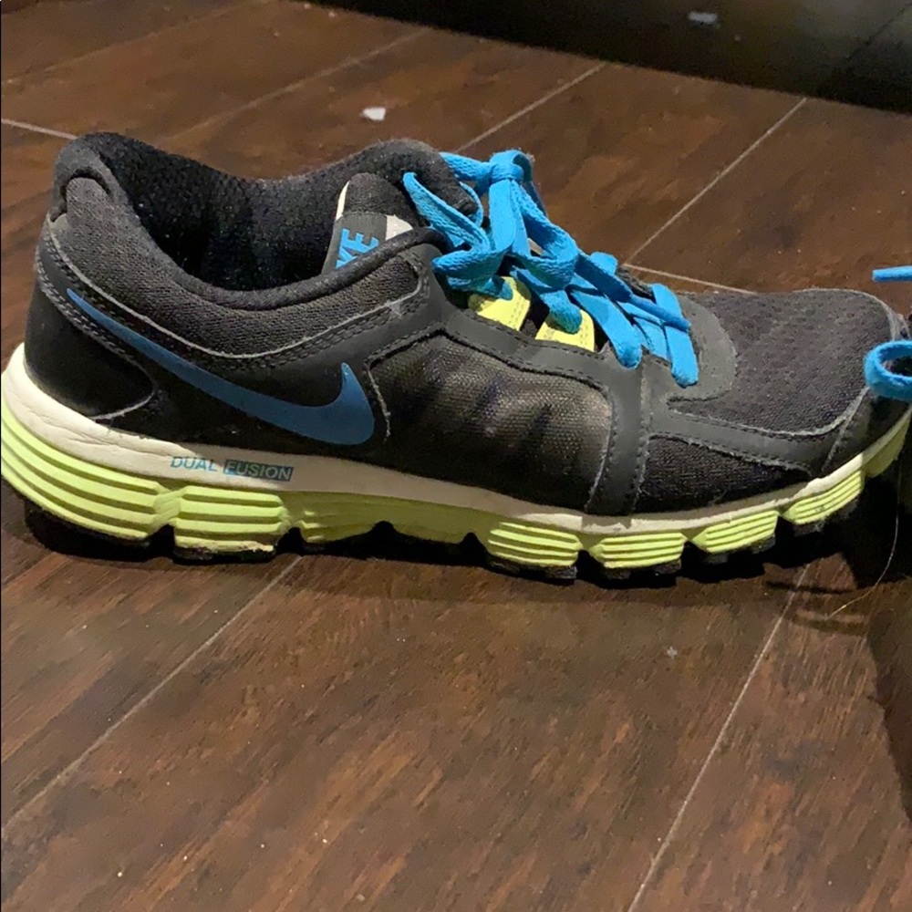 Nike Running Shoes - Picture 3 of 3